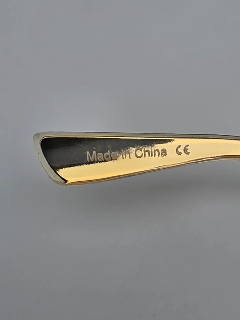 Quay Australia High Key Luxe Gold Frame Polarized Purple Lens Aviator Sunglasses